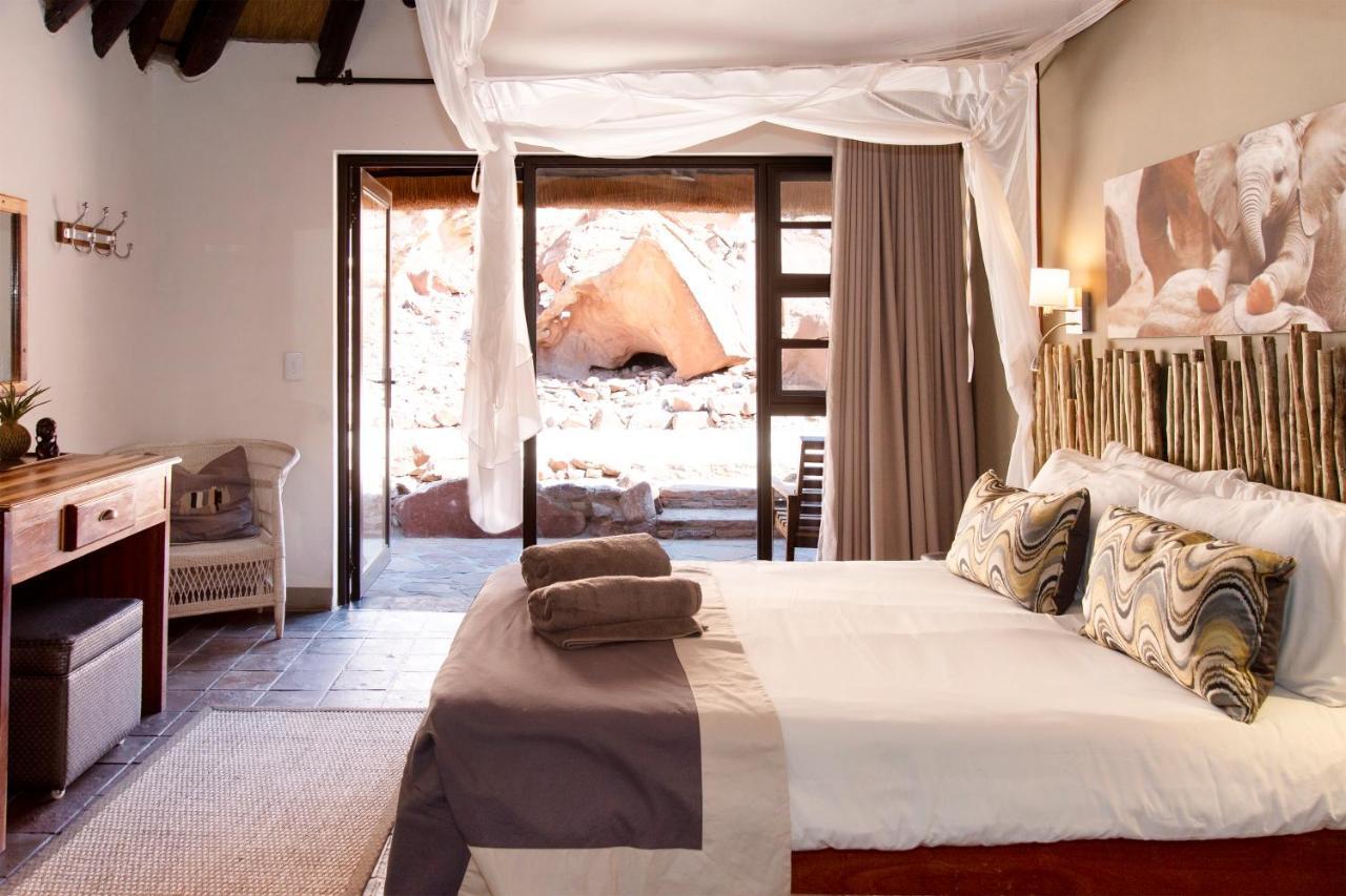 Twyfelfontein Country Lodge Екстериор снимка